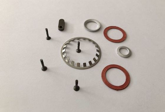 L'auto che chiude l'ammortizzatore a chiave parte lo spessore degli anelli di conservazione 0.02-0.5mm