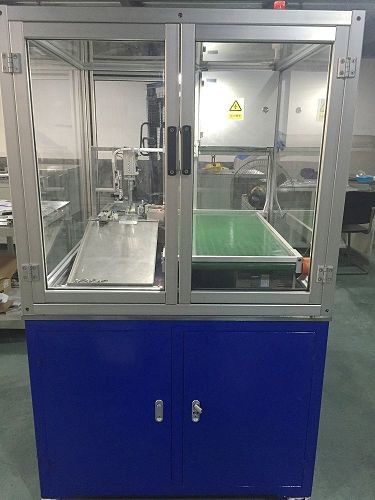 Tagliatrice scintillante ed automatica usata per ottenere pistone legato PTFE perfetto come richiesta